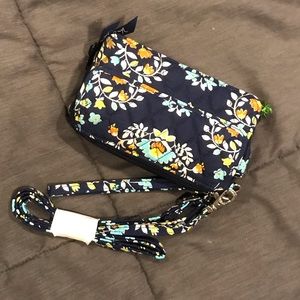 VERA BRADLEY WALLET/ CLUTCH